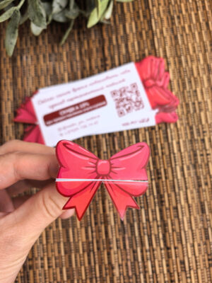 Фигурная листовка в виде бантика