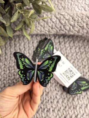 Фигурная листовка в виде бабочки